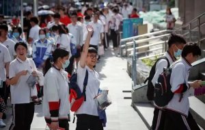 2023高考首日，美宝升学何去何从，四大路线任你选！